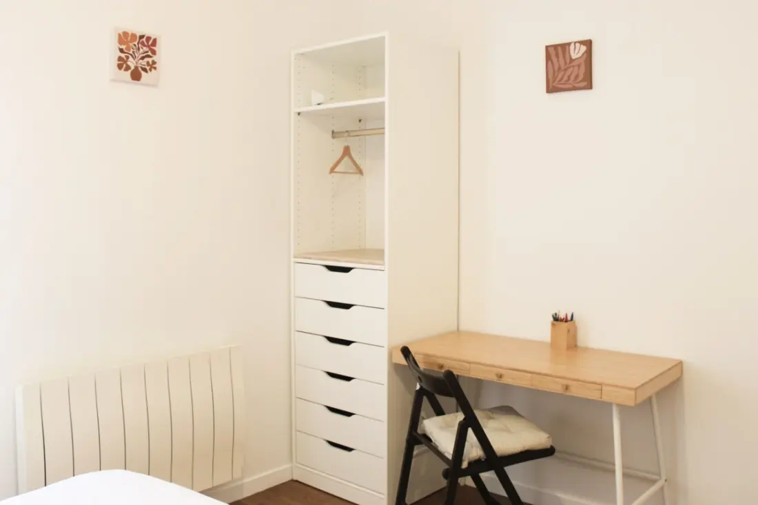 Appartement Avec Balcon Et Parking Proche Métro