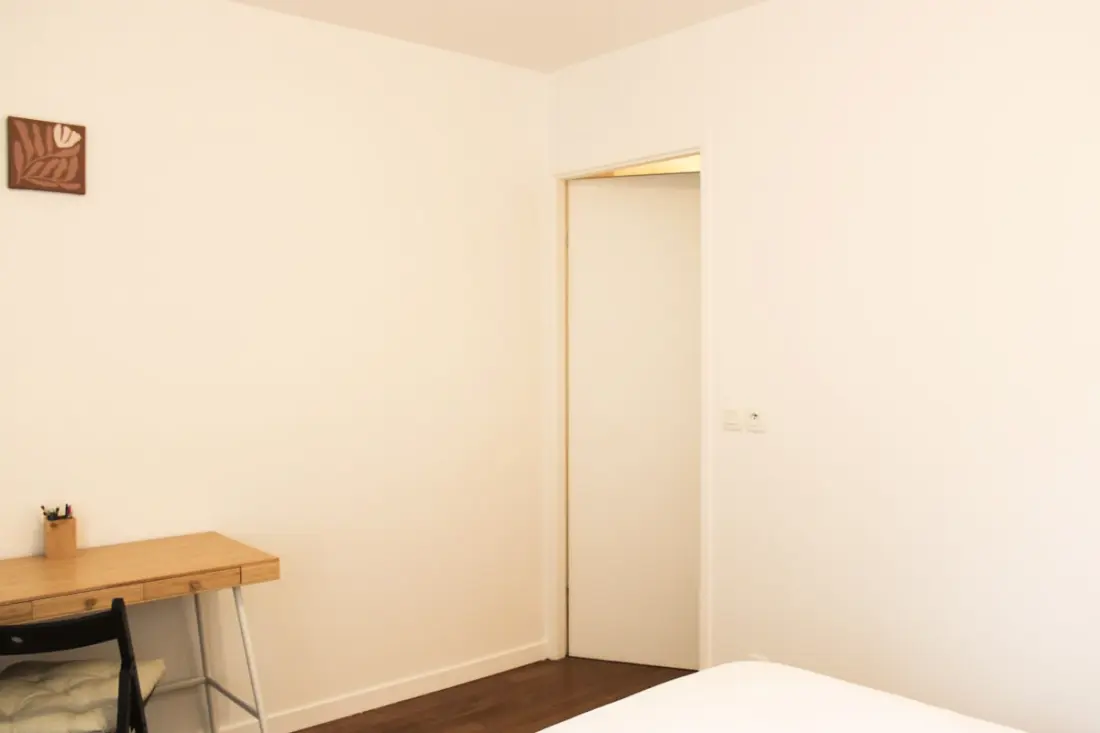 Appartement Avec Balcon Et Parking Proche Métro