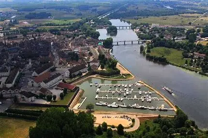 Camping de l'Arquebuse3 étoiles★★★