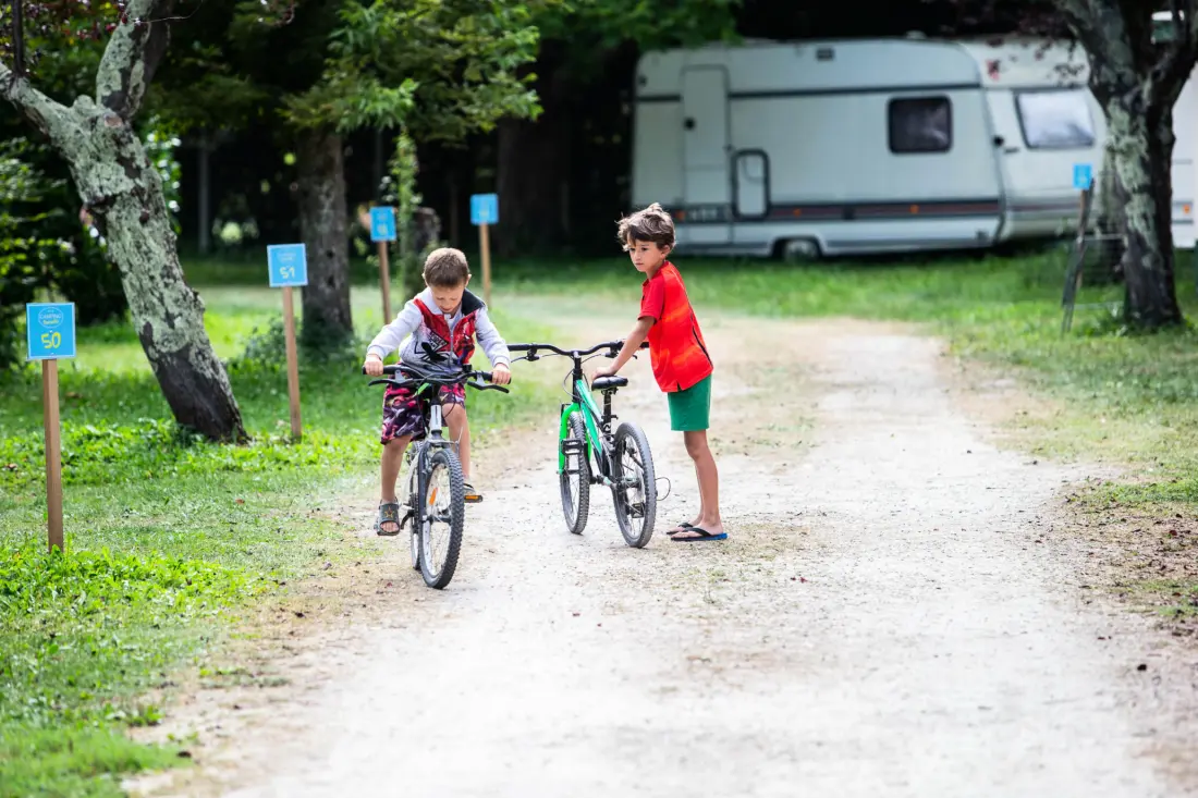 Camping Paradis Aubeterre sur Dronne3 étoiles★★★