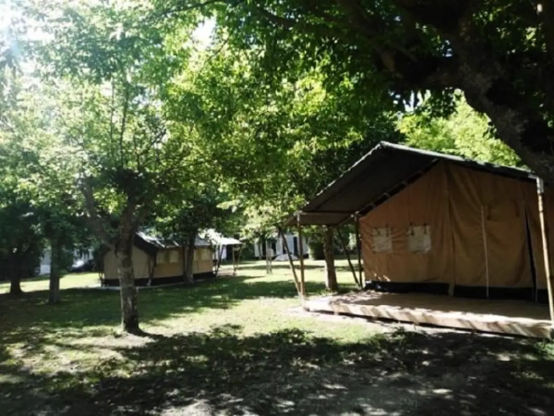 Camping Paradis Aubeterre-sur-Dronne 3 étoiles★★★