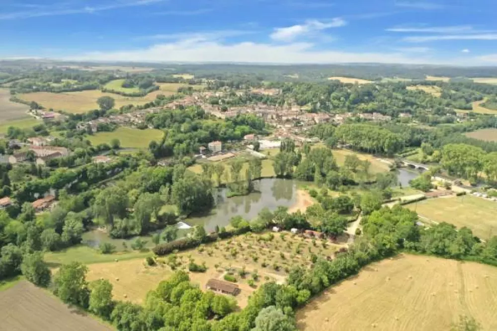 Camping Paradis Aubeterre-sur-Dronne 31 étoiles★