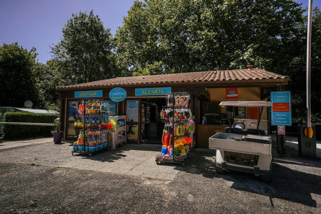 Camping Paradis Aubeterre-sur-Dronne 3 étoiles★★★