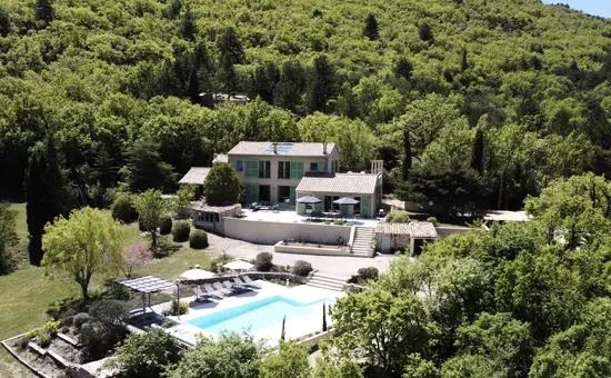 Magnifique Propriété Avec Vues Panoramiques Et Piscine Privée
