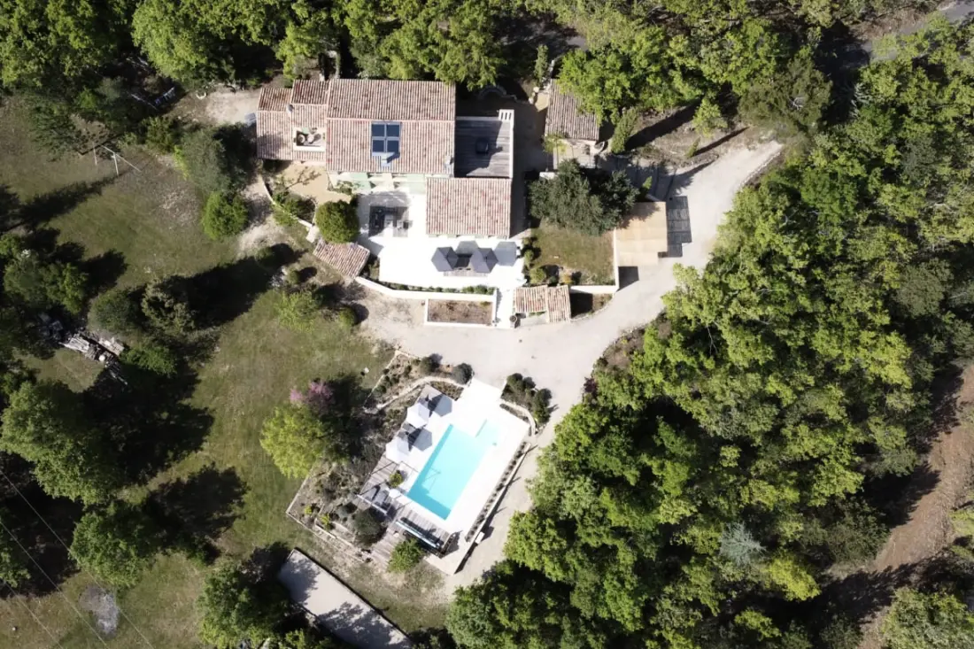 Magnifique Propriété Avec Vues Panoramiques Et Piscine Privée