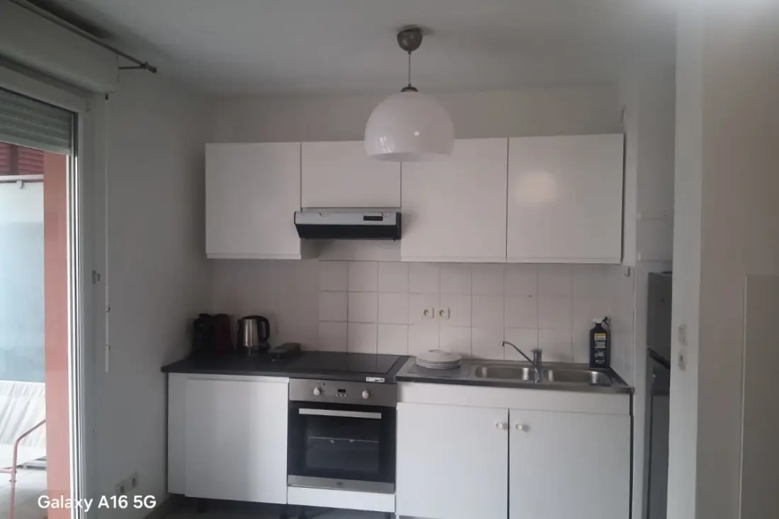 Charmant Appartement Avec Balcon à Avignon