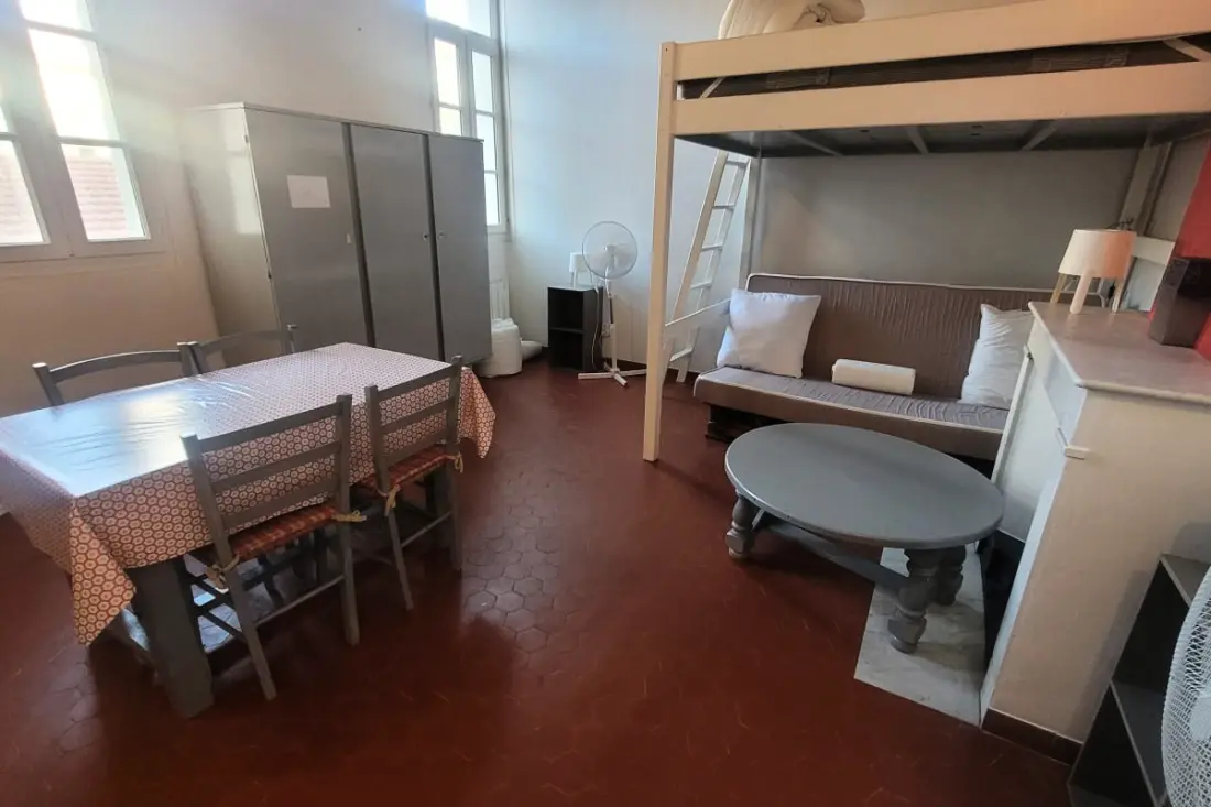 Joli Studio Dans Les Remparts