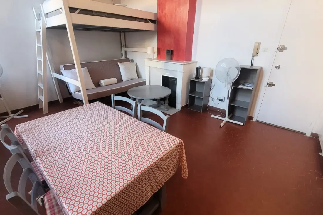 Joli Studio Dans Les Remparts