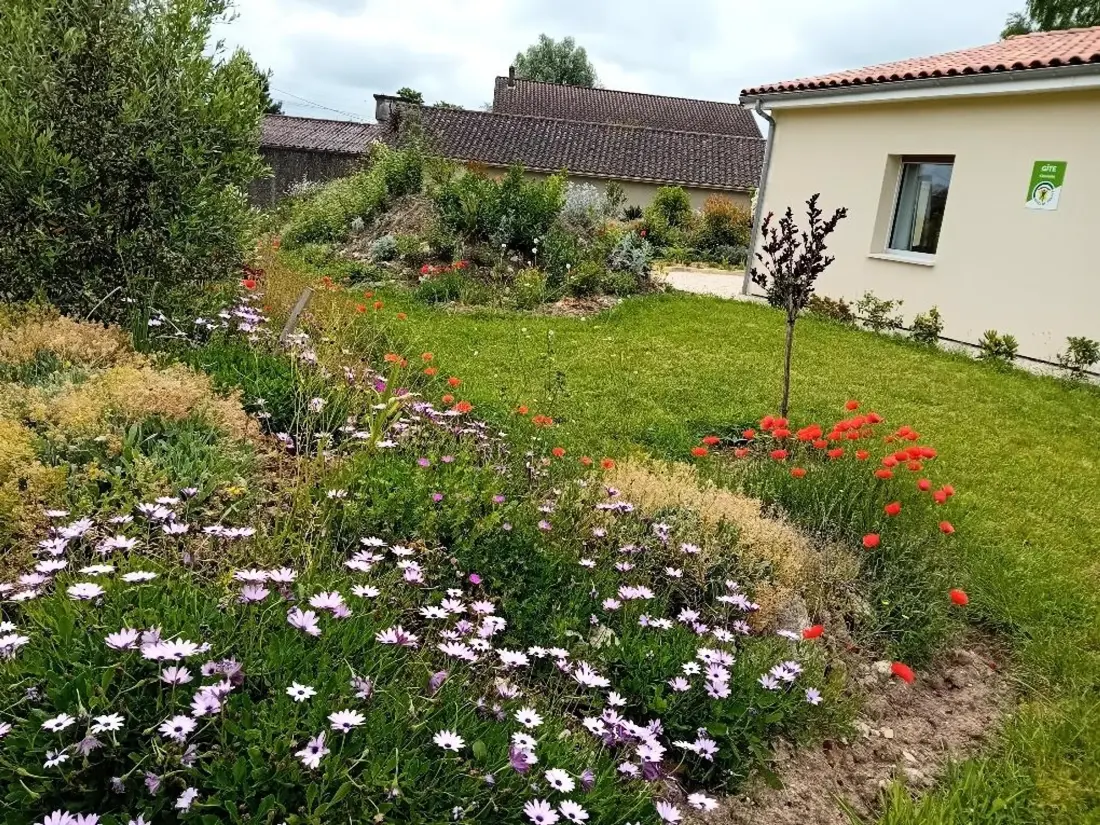 Maison de Vacances Baignes-Sainte-Radegonde 4