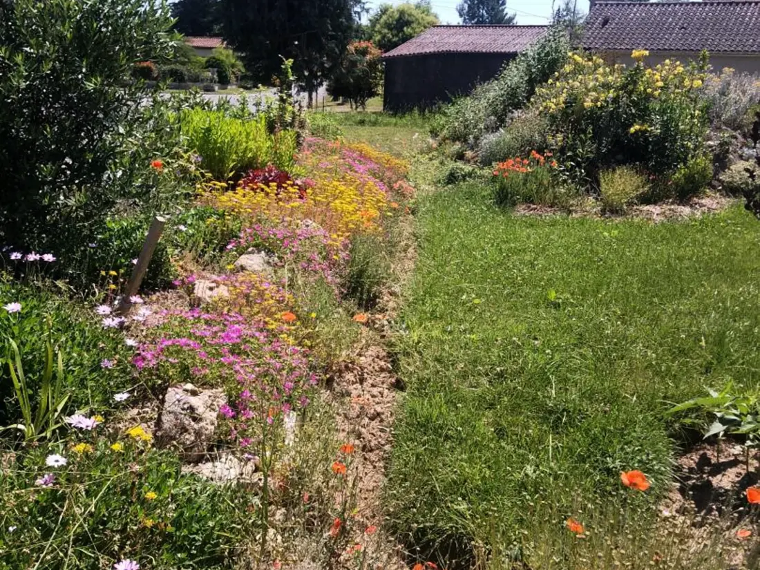 Maison de Vacances Baignes-Sainte-Radegonde 4