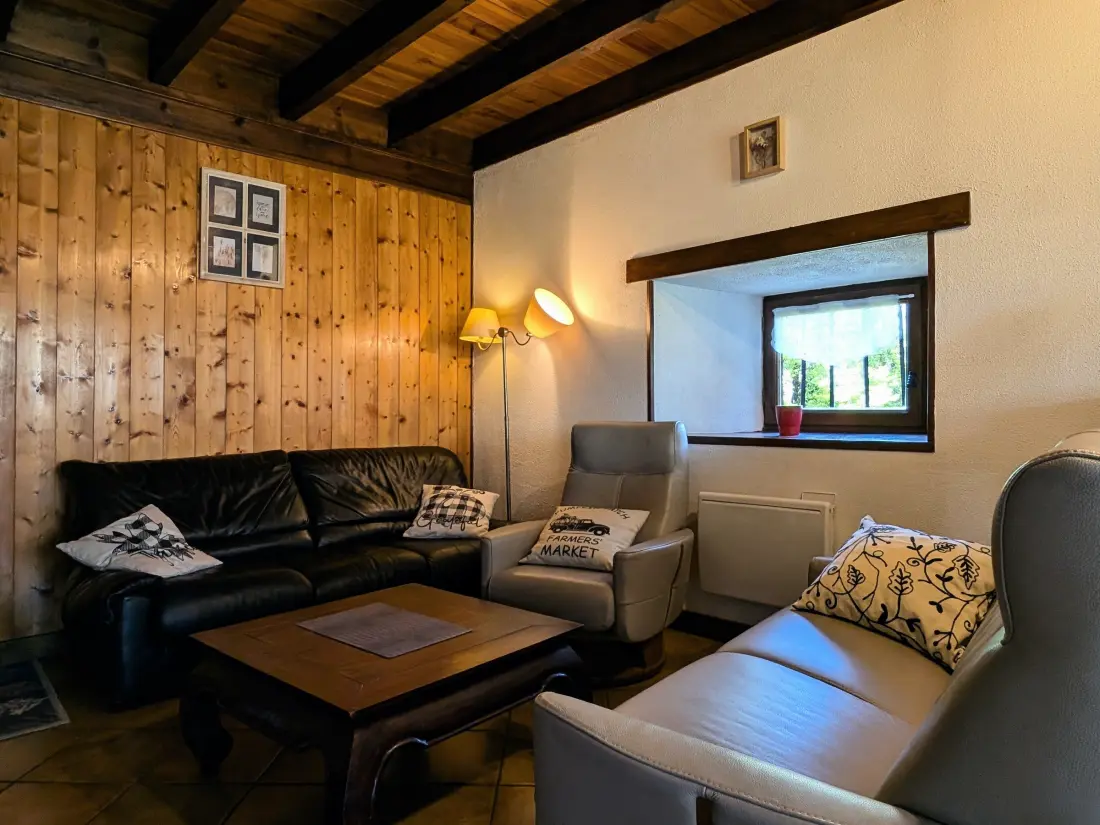 Maison de Vacances Bains 2