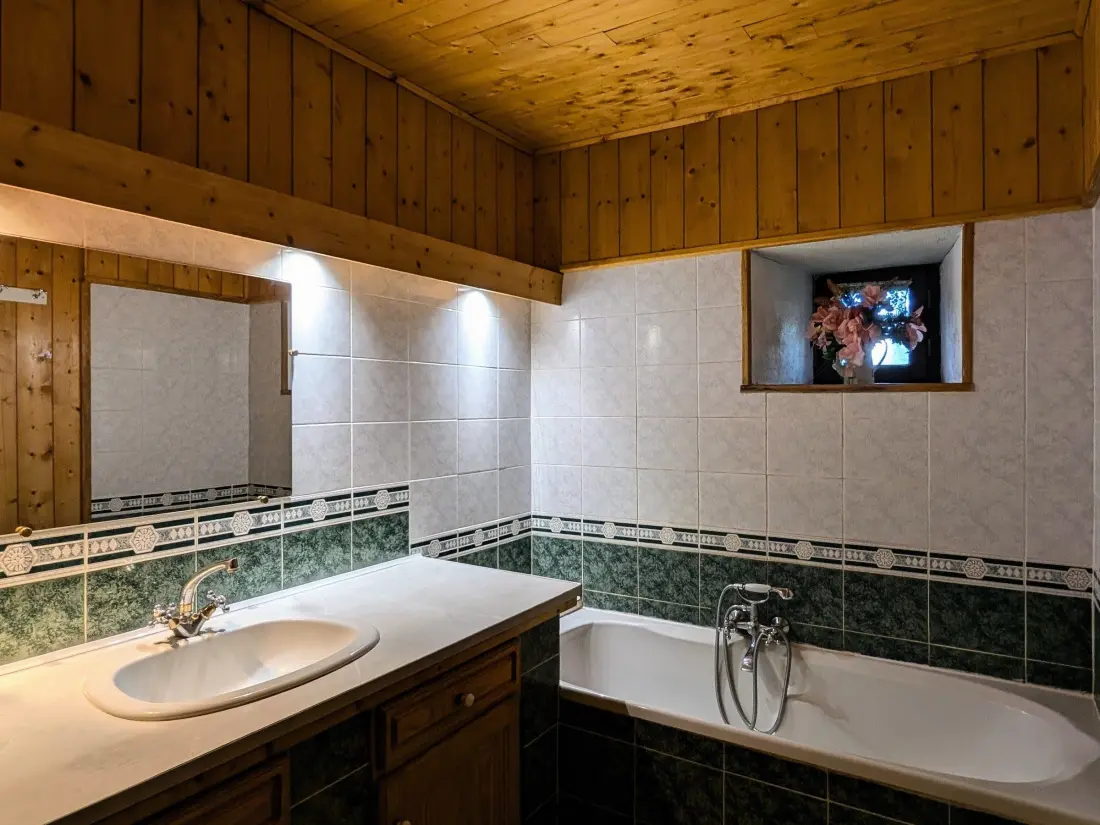 Maison de Vacances Bains 2