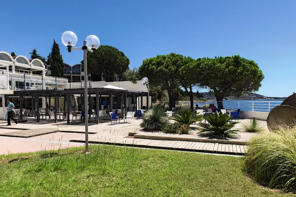 Location Saisonniere Balaruc Les Bains Bord De L étang