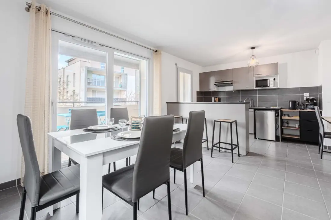 Appartement Calme Et Lumineux, Terrasse Et P Privé