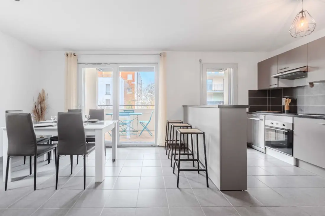 Appartement Calme Et Lumineux, Terrasse Et P Privé