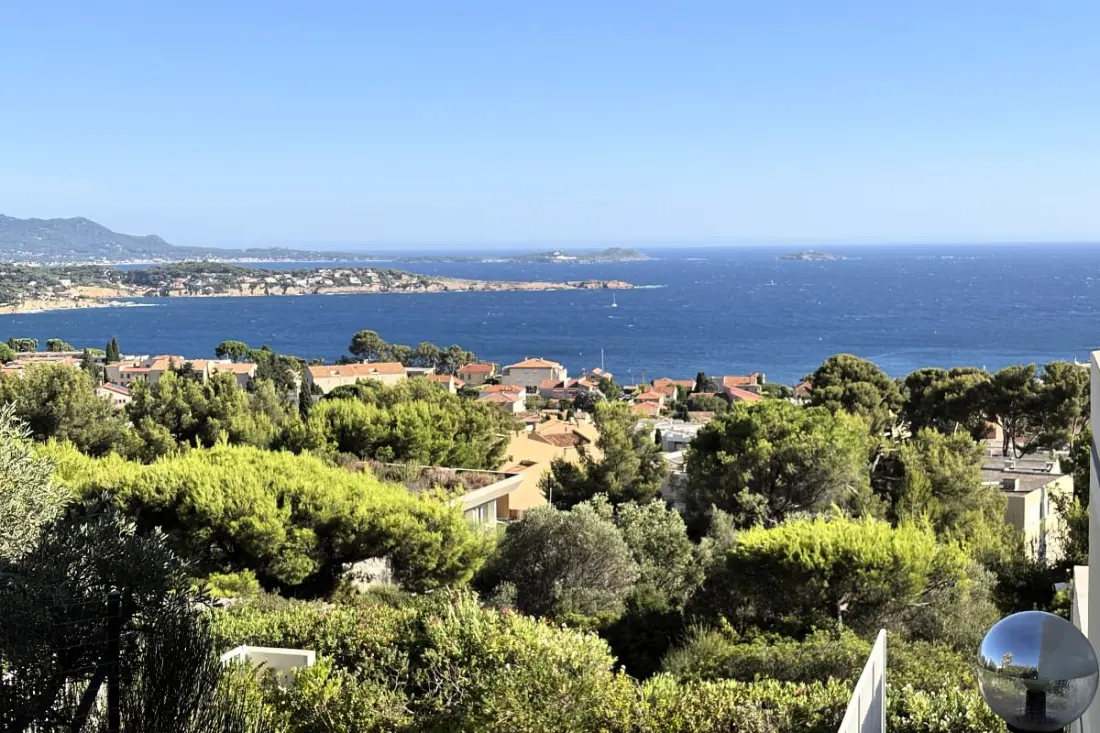 Exceptionnel Vue Mer Avec Terrasse Et Piscine