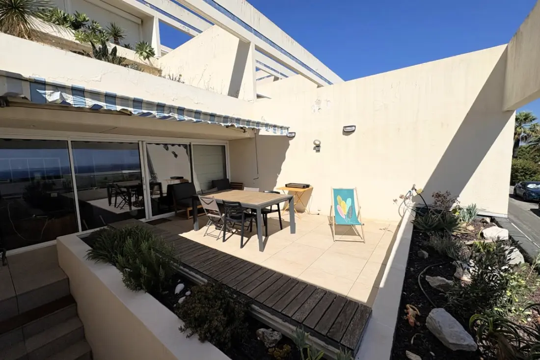 Exceptionnel Vue Mer Avec Terrasse Et Piscine