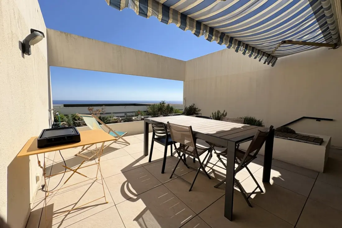 Exceptionnel Vue Mer Avec Terrasse Et Piscine