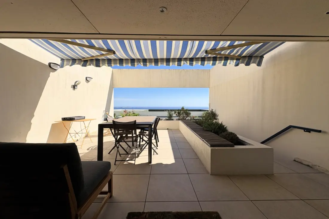 Exceptionnel Vue Mer Avec Terrasse Et Piscine
