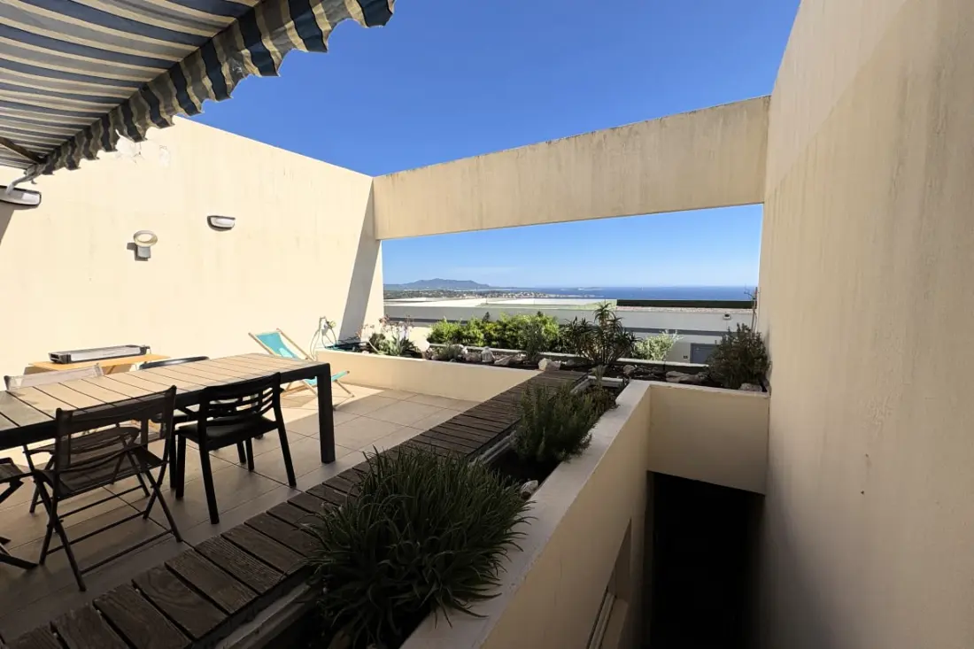 Exceptionnel Vue Mer Avec Terrasse Et Piscine