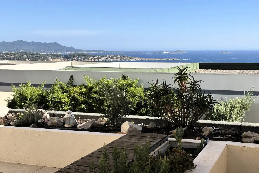 Exceptionnel Vue Mer Avec Terrasse Et Piscine
