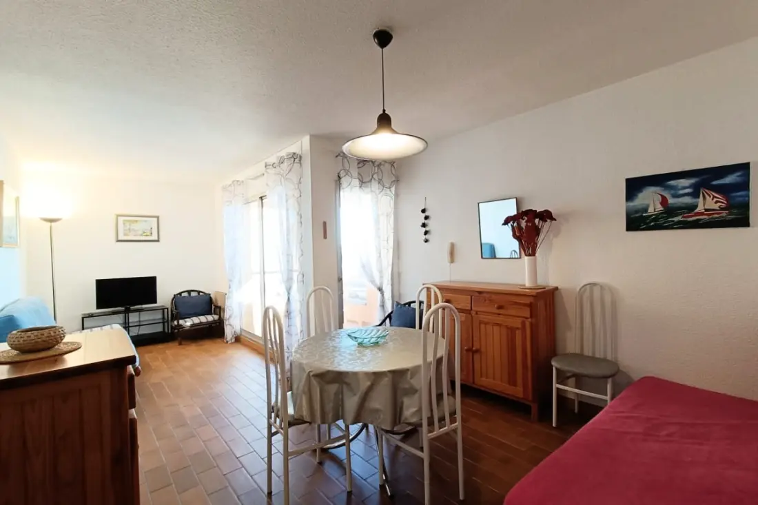 Cocon Lumineux Avec Piscine Partagée à Bandol