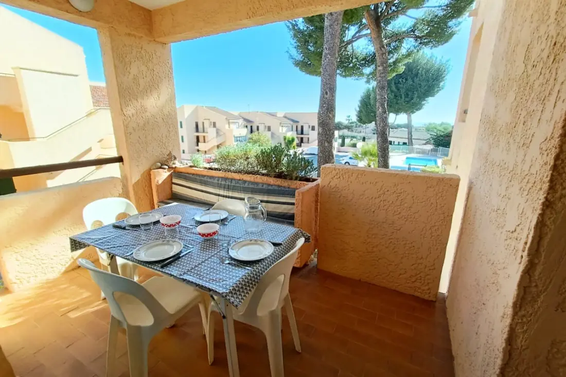 Cocon Lumineux Avec Piscine Partagée à Bandol