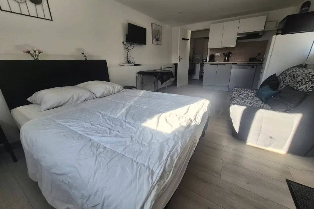 Charmant Studio Rénové Avec Terrasse à Bayeux