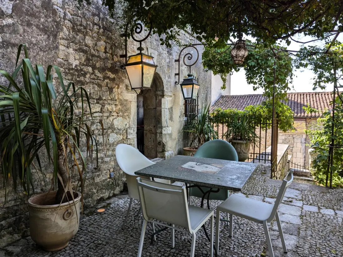 Maison de Vacances Beaulieu-sur-Sonnette 2