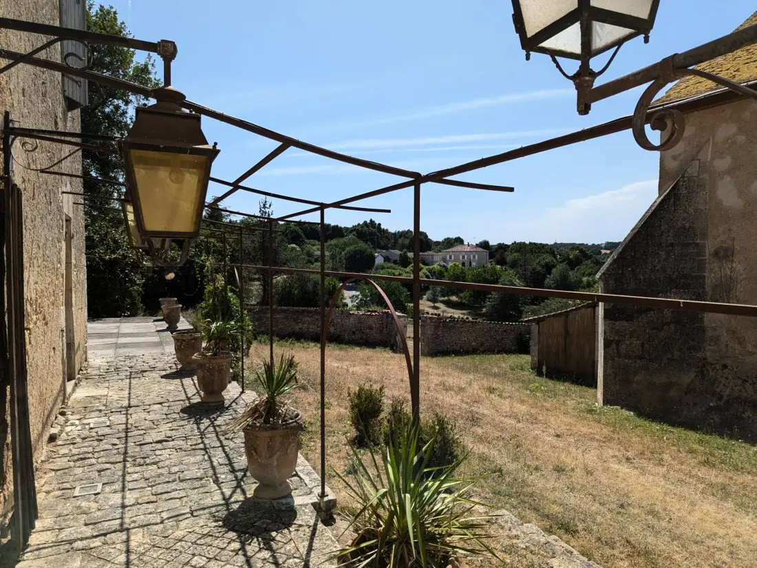 Maison de Vacances Beaulieu-sur-Sonnette 2