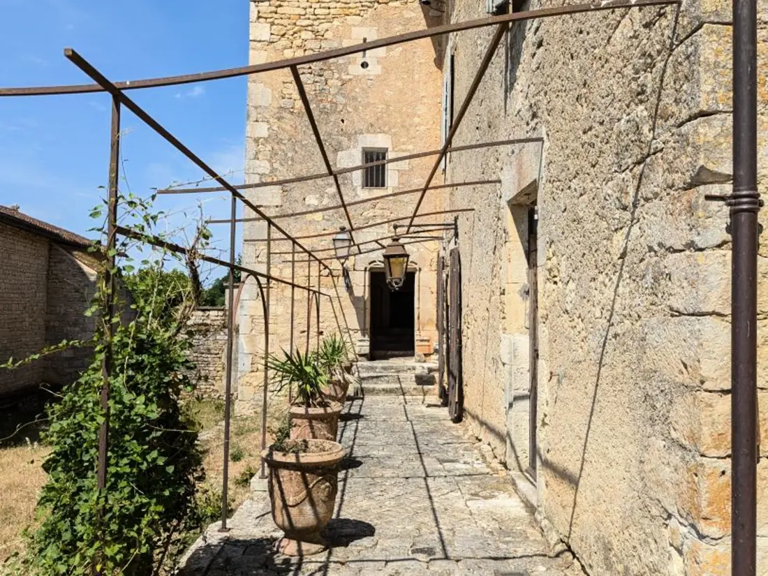 Maison de Vacances Beaulieu-sur-Sonnette 3