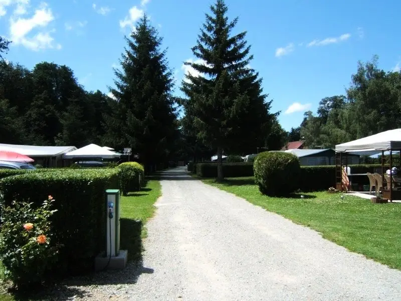Flower Camping du Lac de la Seigneurie 3 étoiles★★★