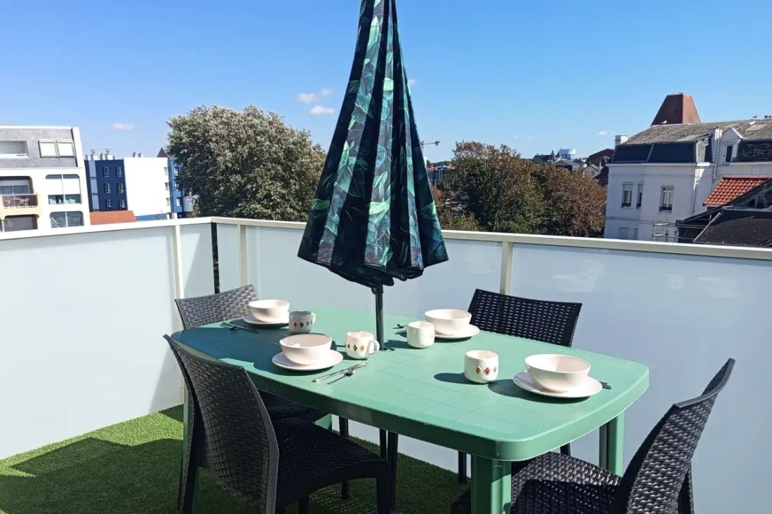Appartement Neuf Avec Balcon à 100 M De La Plage