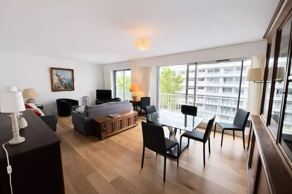 Superbe Appartement Avec Garage à 5min De La Plage