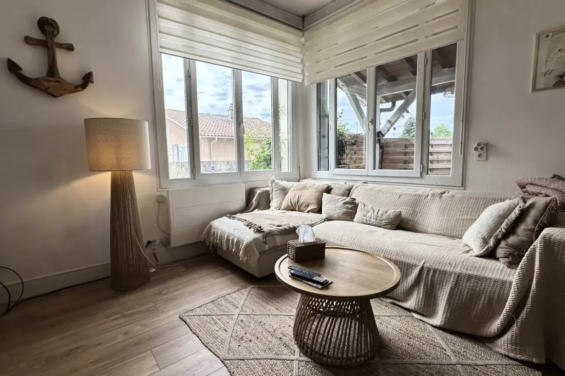 Appartement Avec Grande Terrasse à Biganos