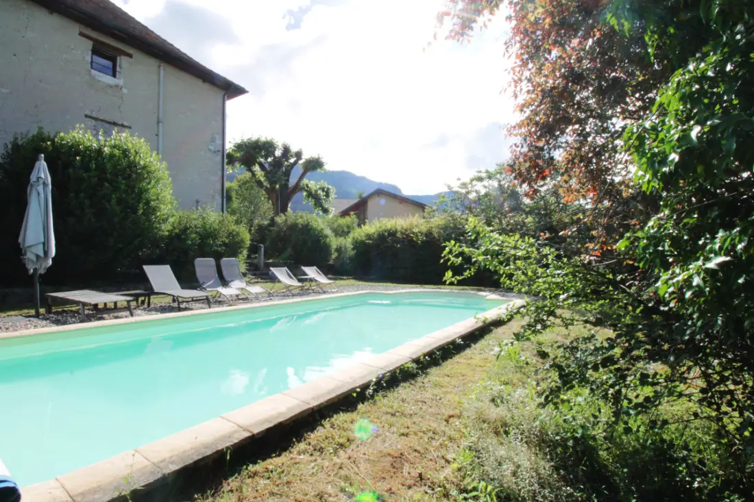 Maison Familiale, Cadre Paisible Et Piscine !