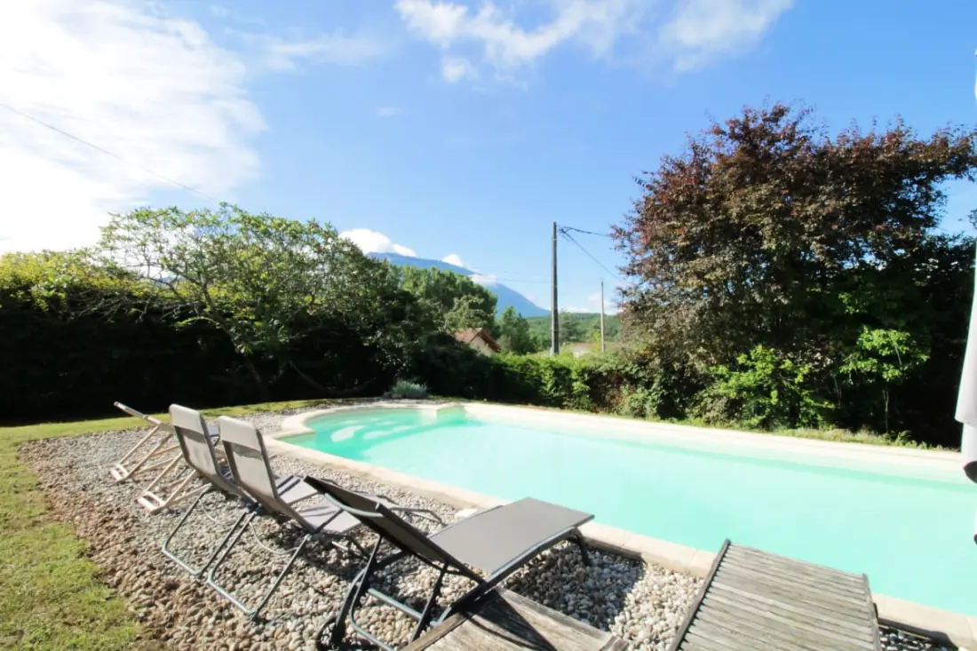 Maison Familiale, Cadre Paisible Et Piscine !