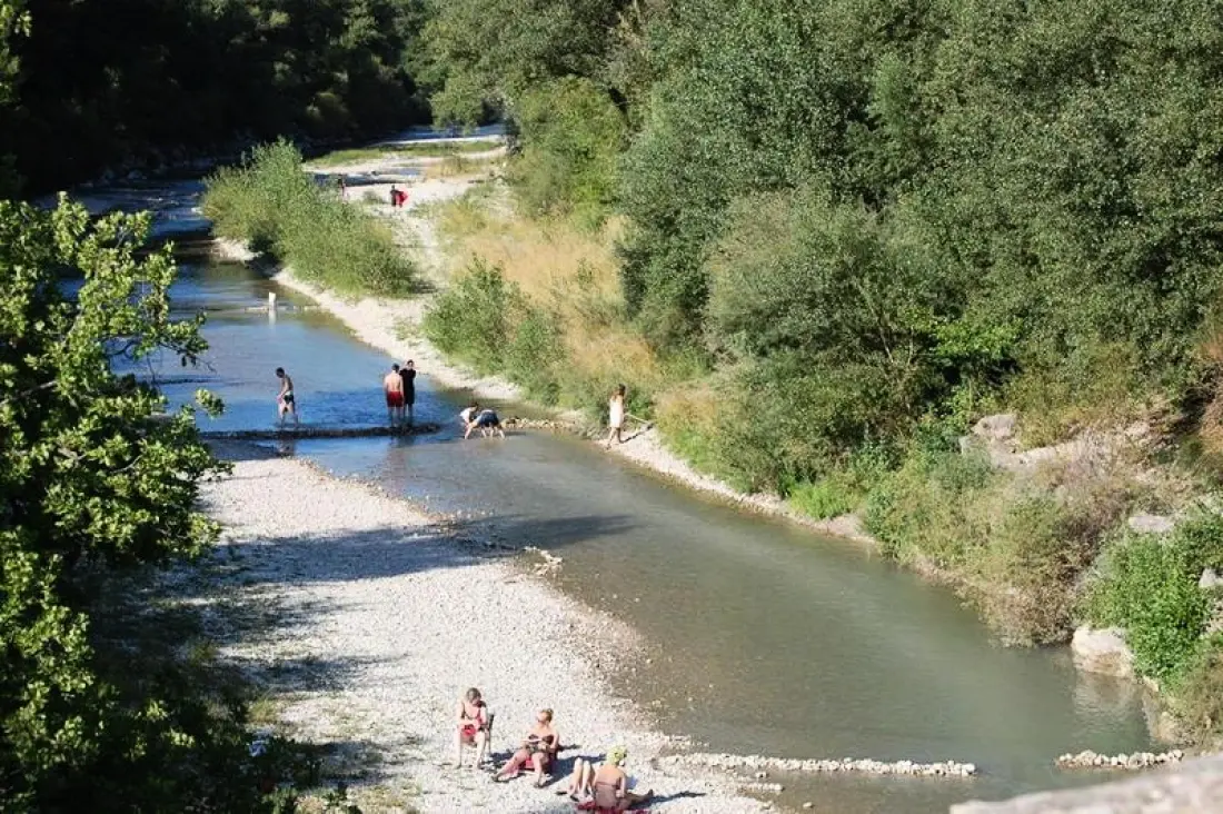 Camping La Simioune Vaucluse et Drome Provencale 3 étoiles★★★