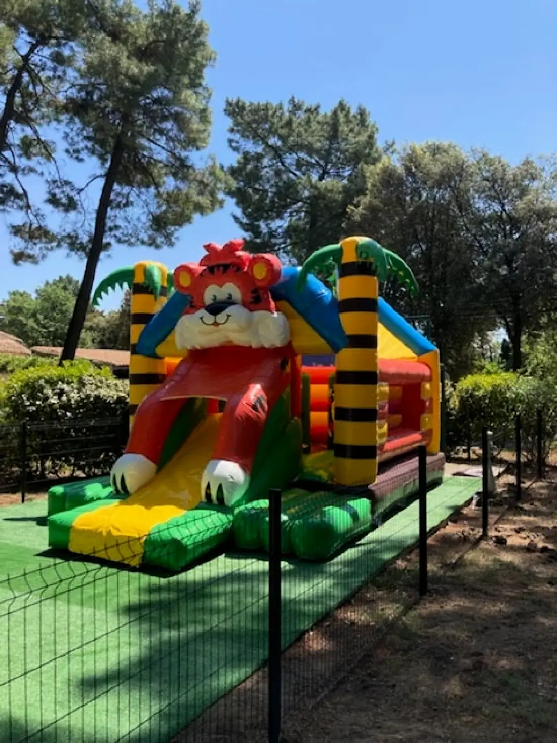 Camping La Simioune Vaucluse et Drome Provencale 3 étoiles★★★