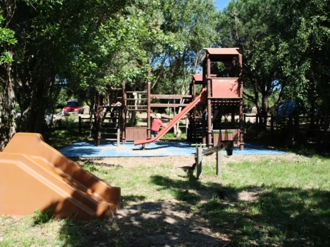 Camping Les Iles 4 étoiles★★★★
