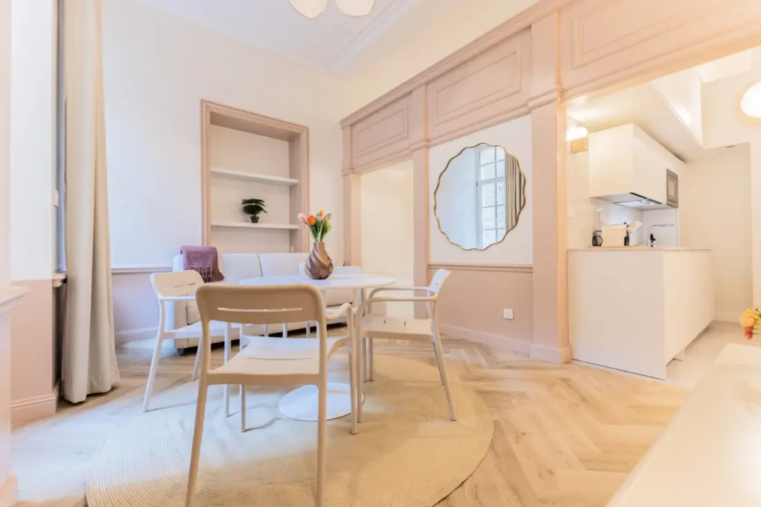 Appartement Avec Clim &amp; Patio, Coeur Des Chartrons