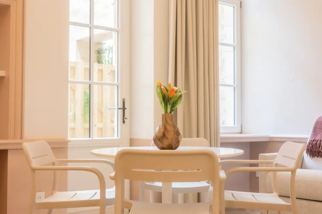 Appartement Avec Clim &amp; Patio, Coeur Des Chartrons