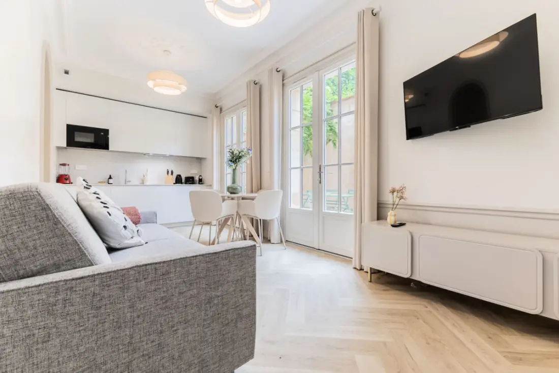 Appartement Avec Terrasse &amp; Clim, Cœur Chartrons