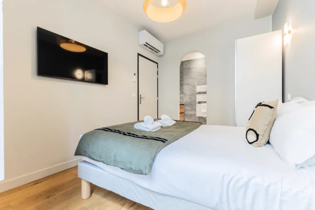 Appartement De Luxe 3 Chambres En Hyper Centre, Climatisation, Ascenseur