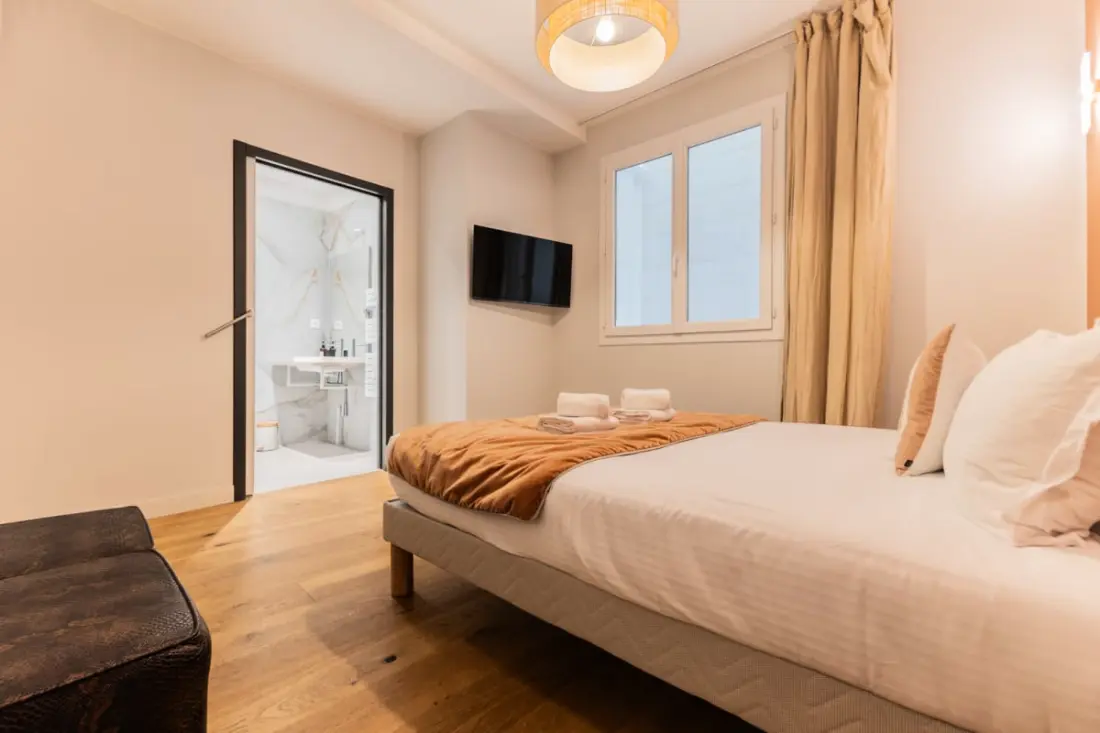 Appartement De Luxe 3 Chambres En Hyper Centre, Climatisation, Ascenseur