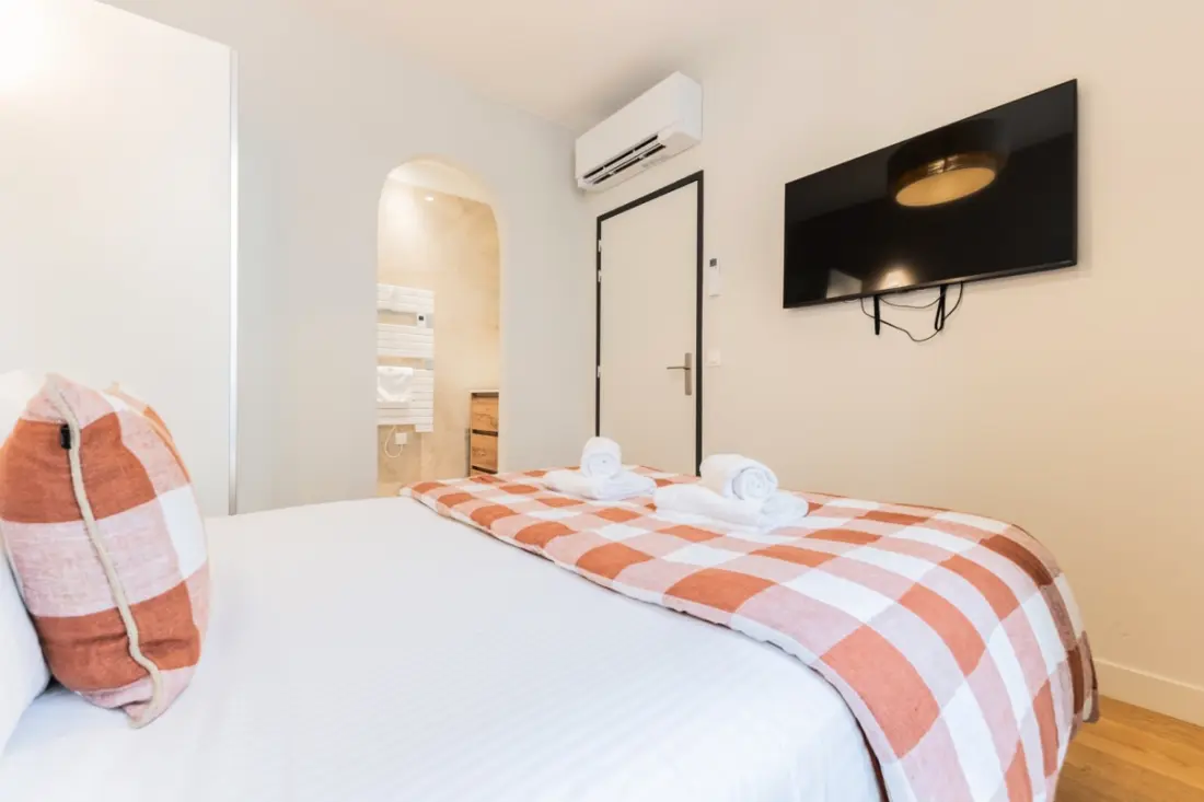 Appartement De Luxe 3 Chambres En Hyper Centre, Climatisation, Ascenseur