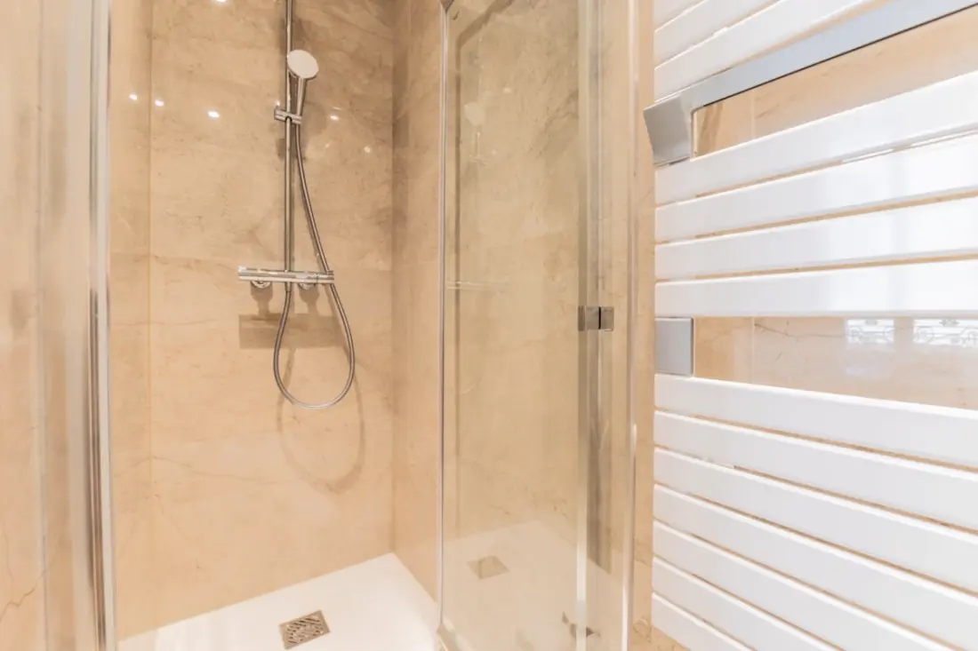 Appartement De Luxe 3 Chambres En Hyper Centre, Climatisation, Ascenseur