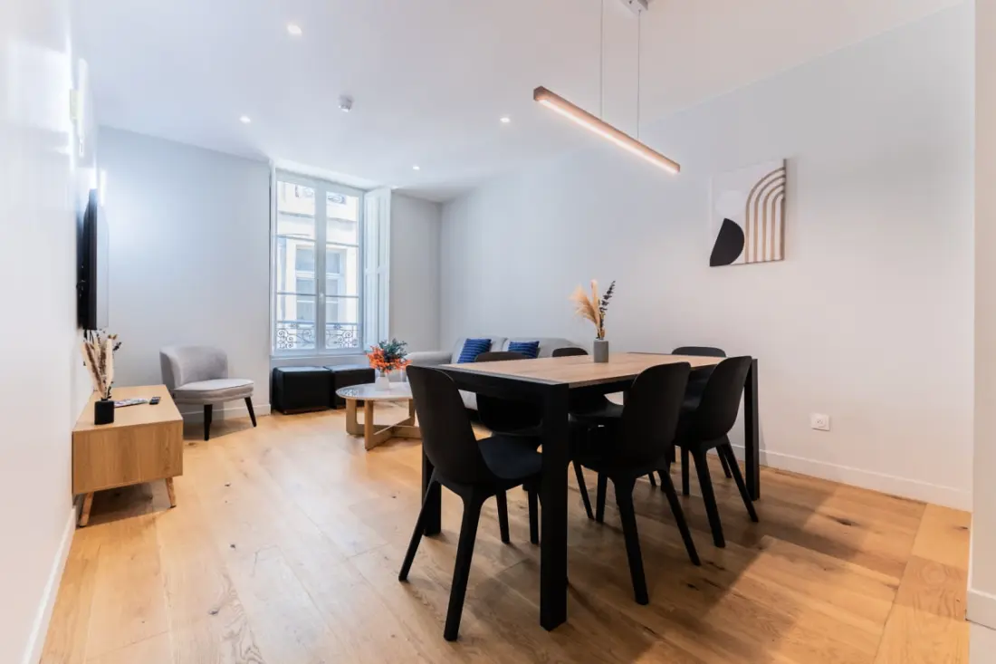 Appartement De Luxe 3 Chambres En Hyper Centre, Climatisation, Ascenseur