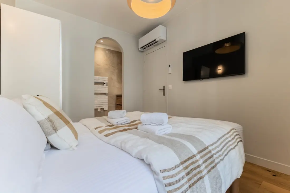 Appartement De Luxe 3 Chambres En Hyper Centre, Climatisation, Ascenseur