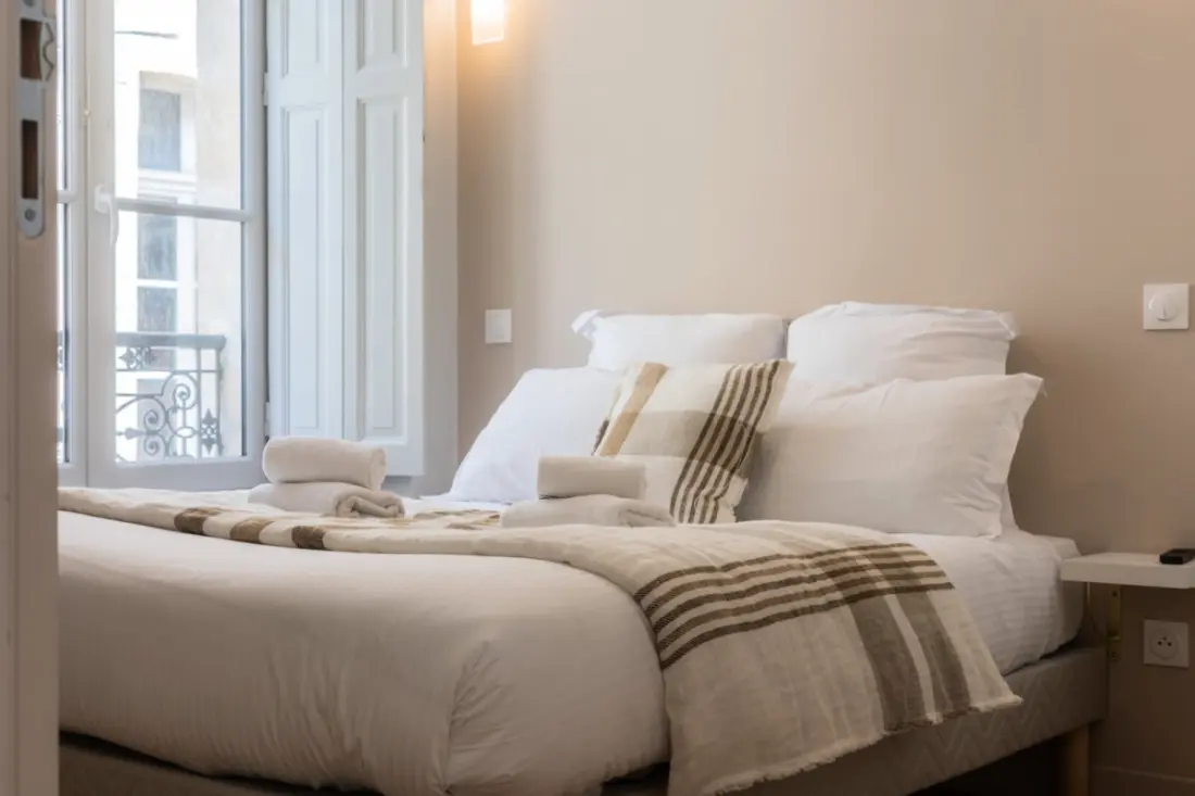 Appartement De Luxe 3 Chambres En Hyper Centre, Climatisation, Ascenseur